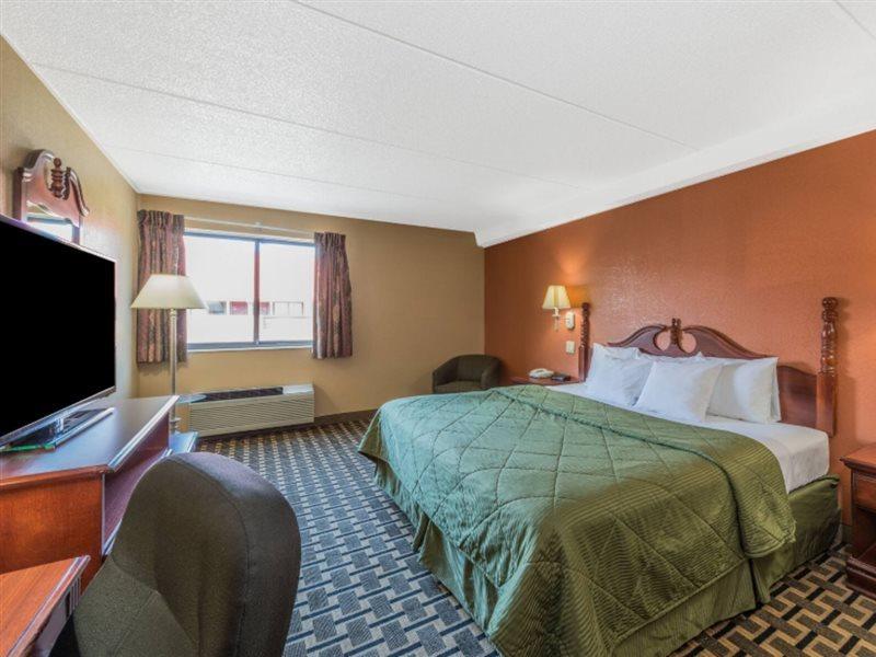 Days Inn By Wyndham Hurstbourne Louisville Exterior foto